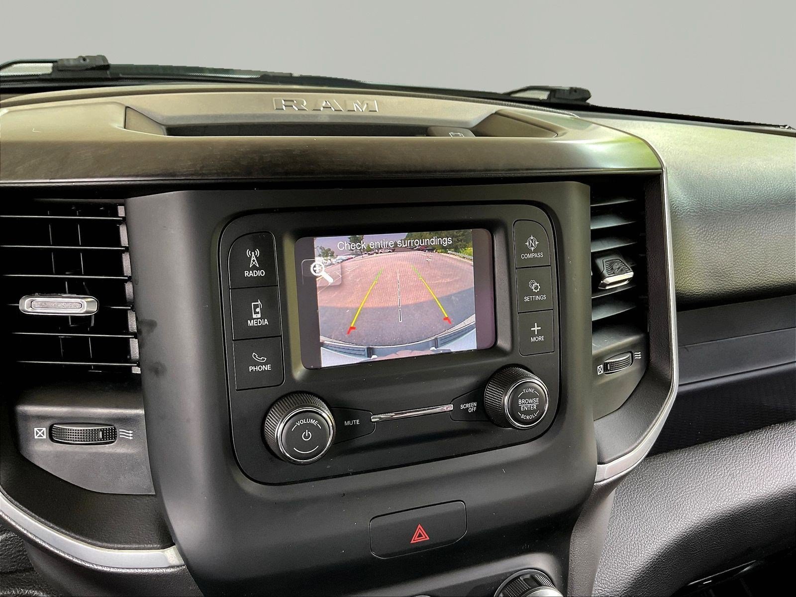 Used 2022 RAM 1500 Big Horn AWD/4WD image 15