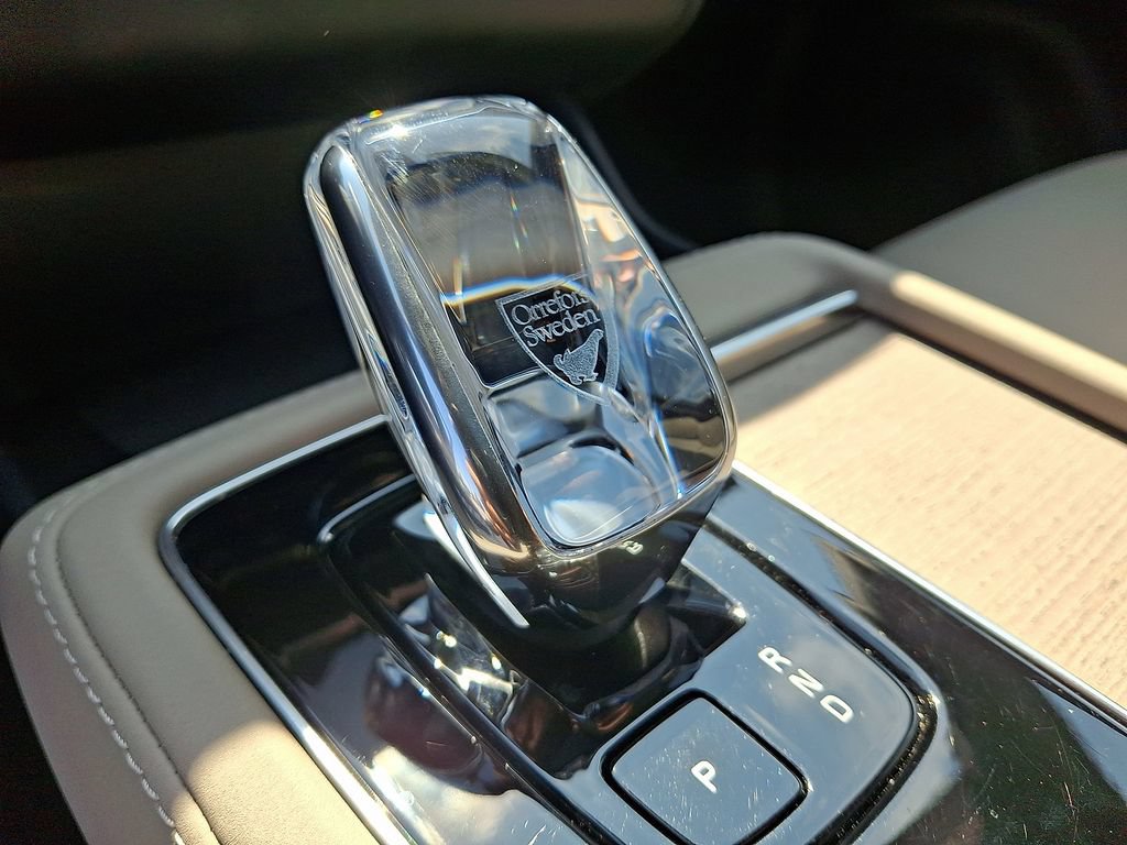 Certified 2026 Volvo XC90 B6 Plus AWD/4WD image 18