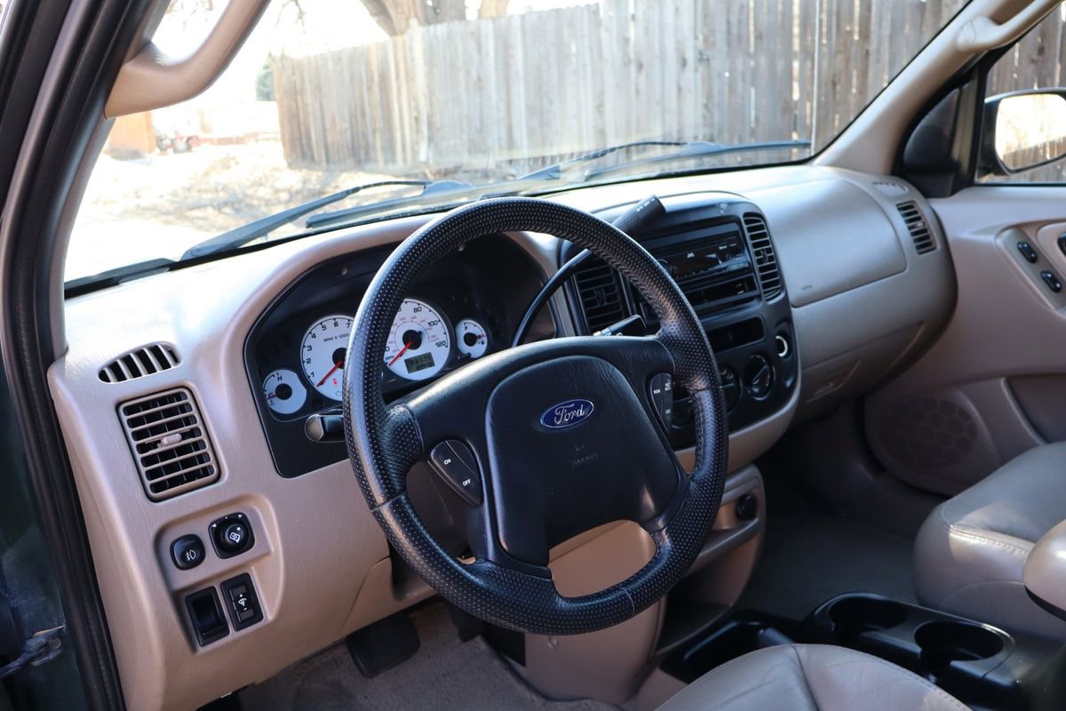 Used 2001 Ford Escape XLT image 15