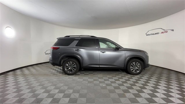 Certified 2025 Nissan Pathfinder SV image 9