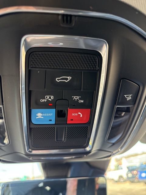 Certified 2023 Jeep Grand Cherokee Limited w/ Luxury Tech Group II AWD/4WD image 29