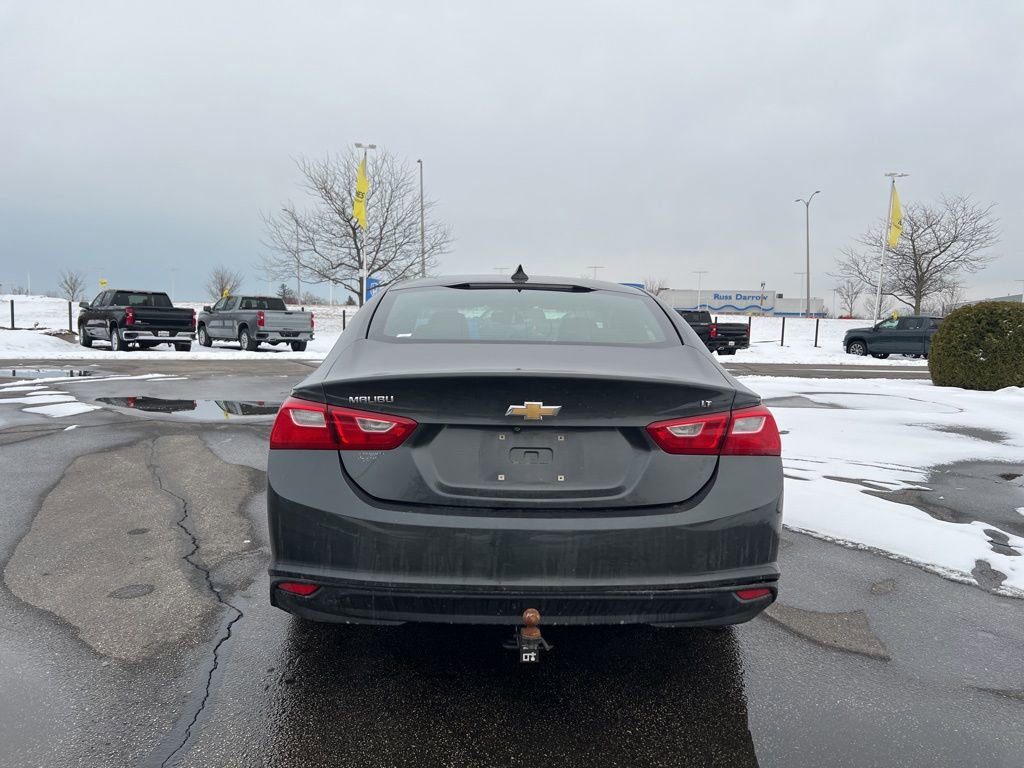 Used 2016 Chevrolet Malibu LT image 4