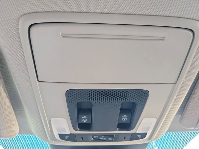 New 2025 Honda Pilot Touring image 32