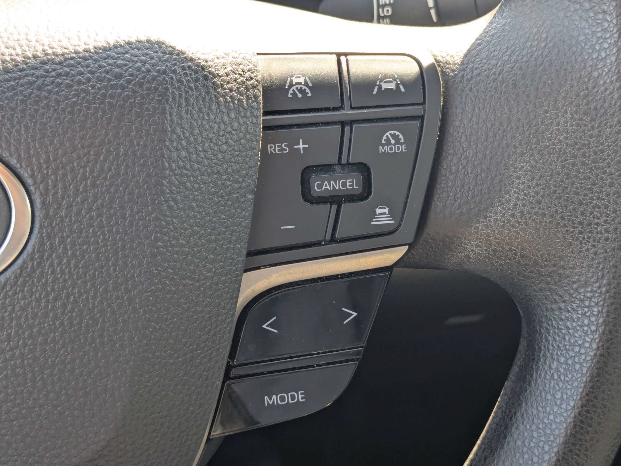 Used 2025 Toyota Camry LE FWD image 25