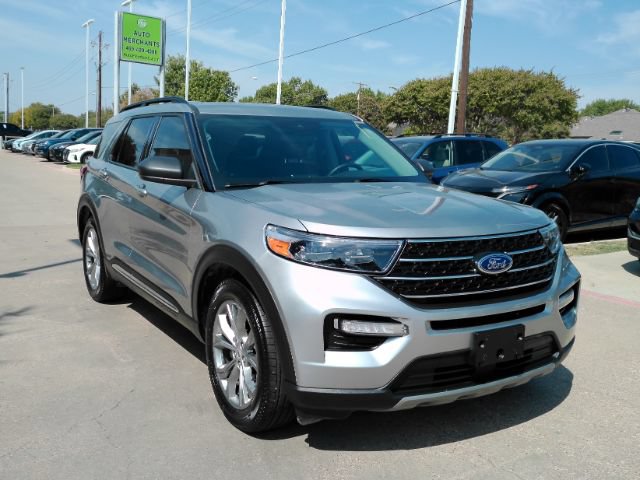 Used 2023 Ford Explorer XLT w/ Equipment Group 202A RWD image 4