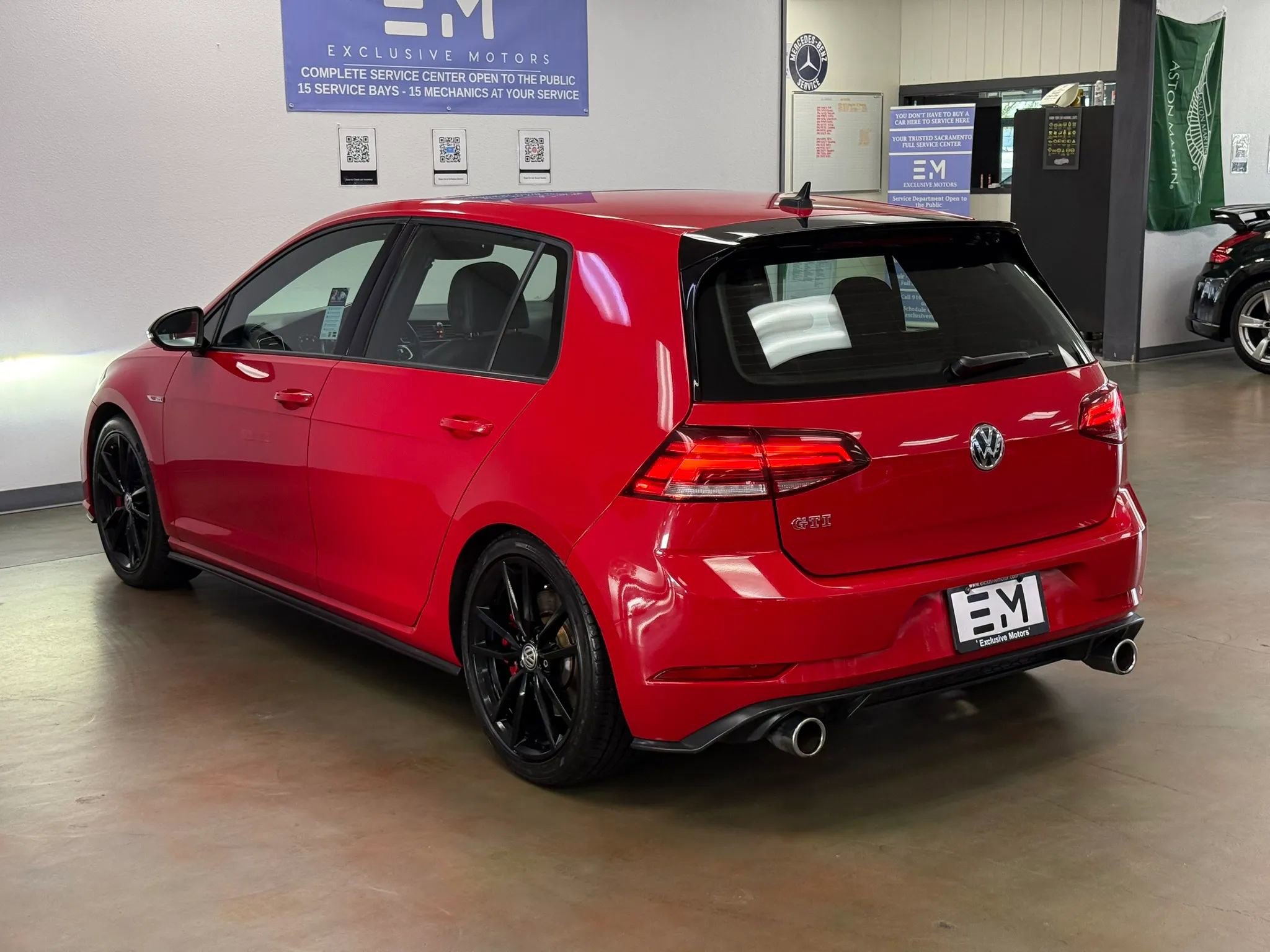 Used 2021 Volkswagen GTI SE FWD image 5
