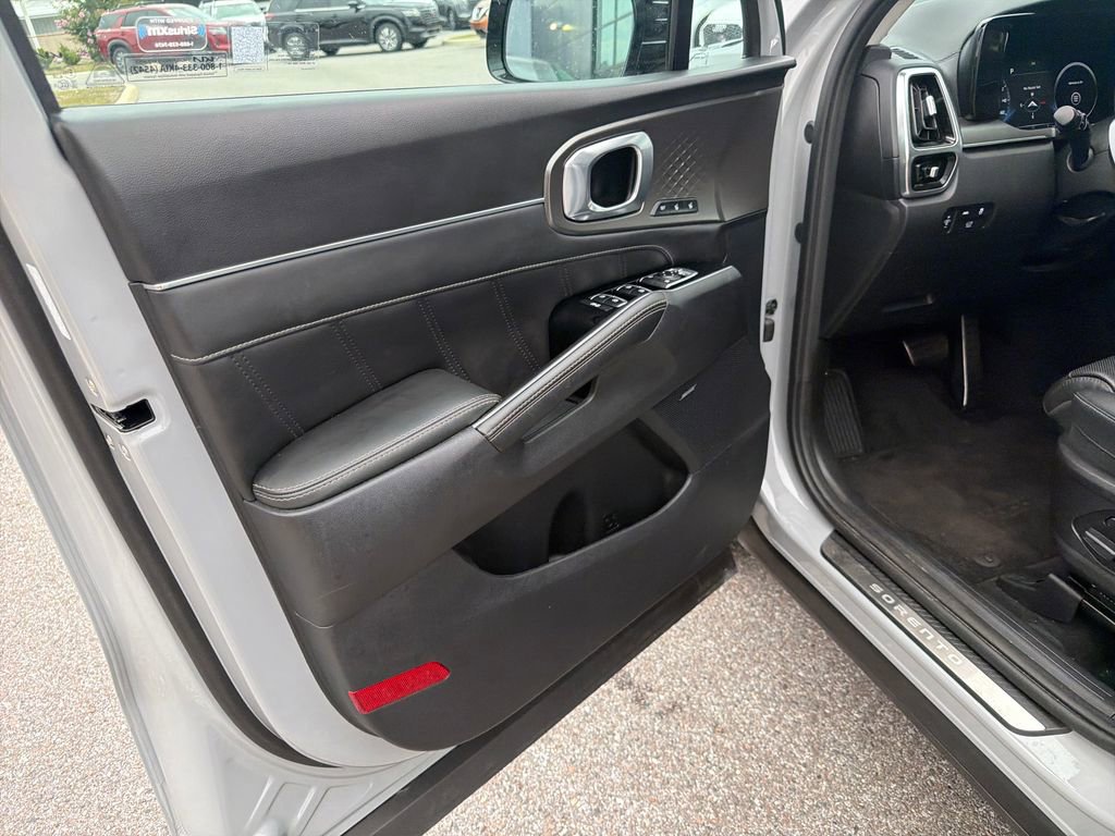 Used 2023 Kia Sorento SX AWD/4WD image 14