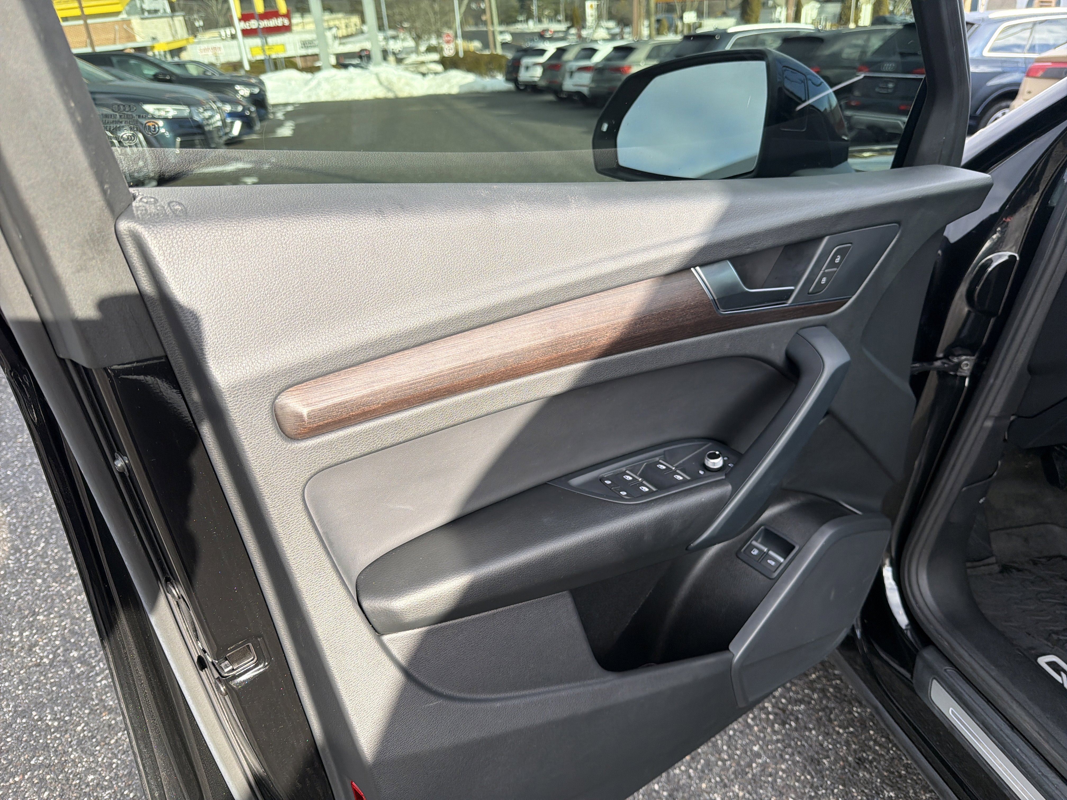 Certified 2025 Audi Q5 e Premium AWD/4WD image 7