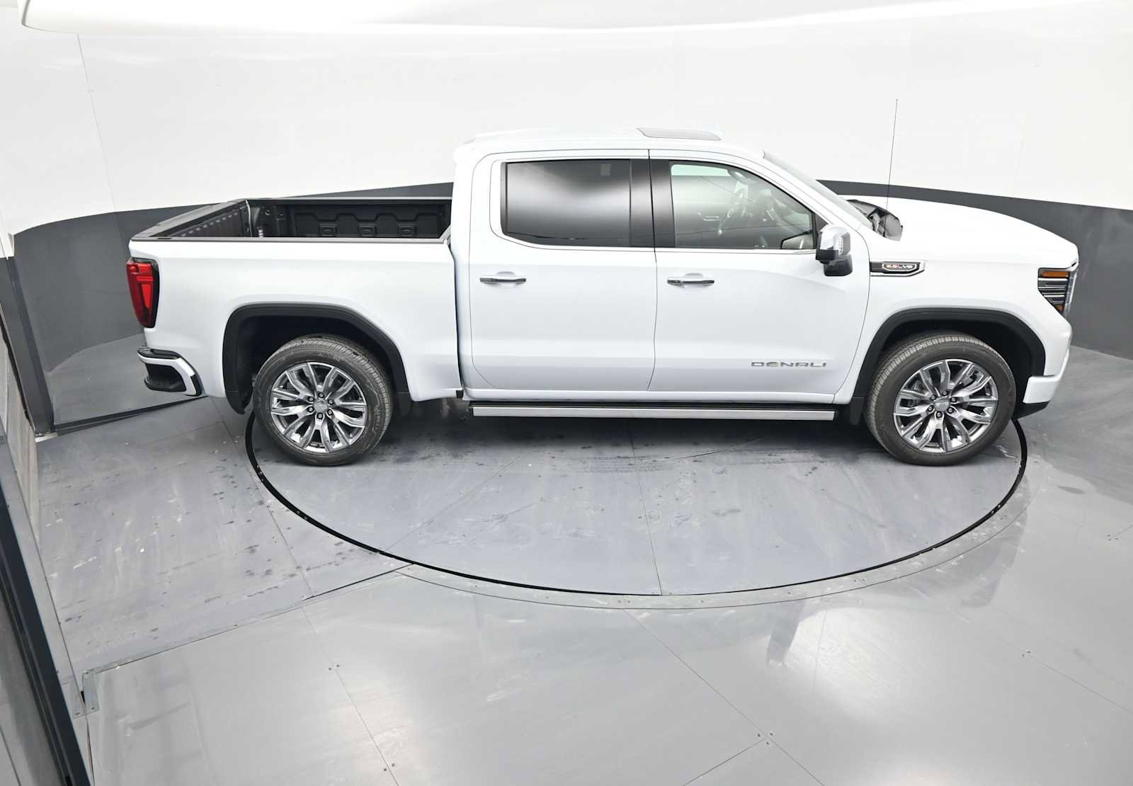 New 2026 GMC Sierra 1500 Denali w/ Denali Reserve Package AWD/4WD image 35