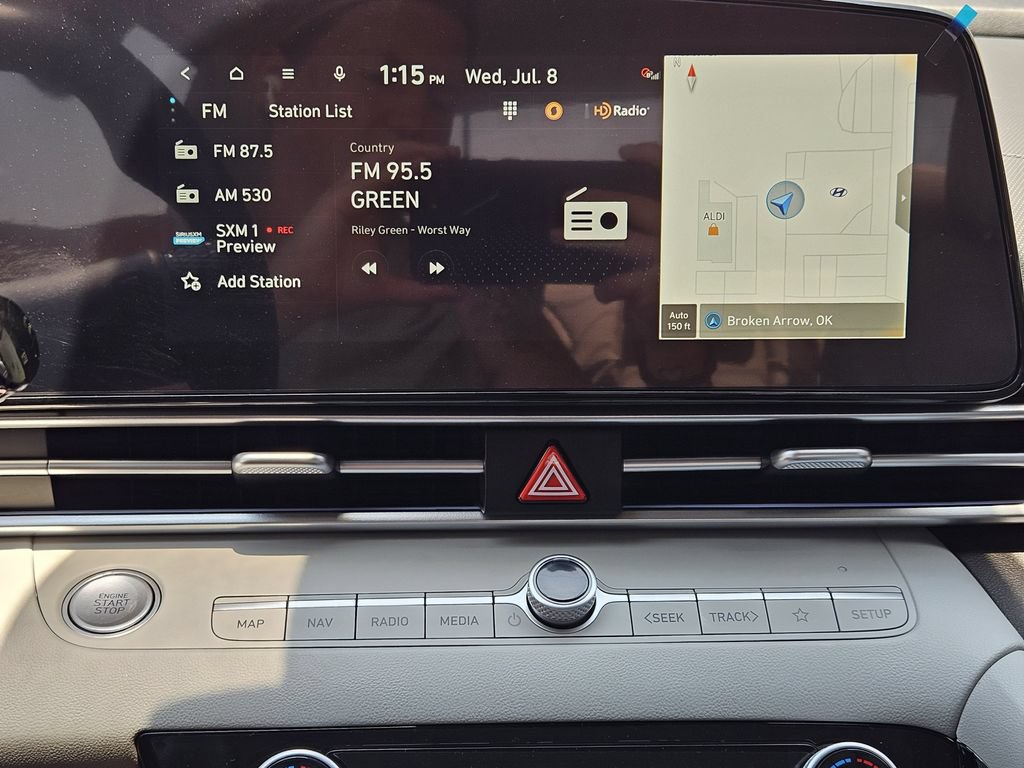 New 2026 Hyundai Elantra Limited FWD image 17