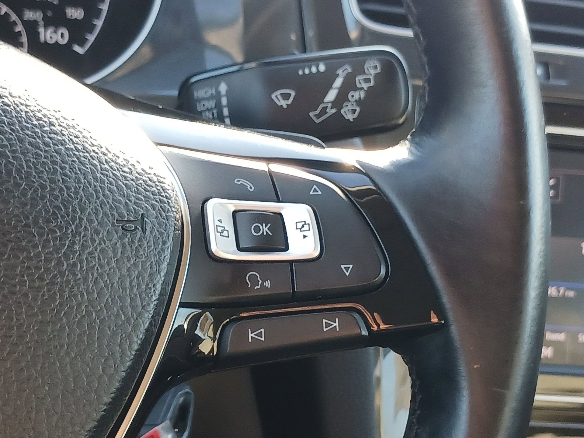 Used 2018 Volkswagen Golf S image 16