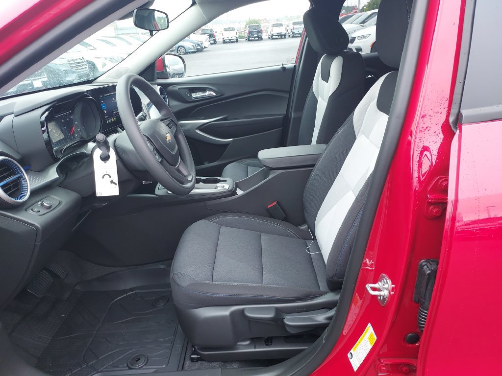 New 2026 Chevrolet Trax LS w/ LS Convenience Package FWD image 13