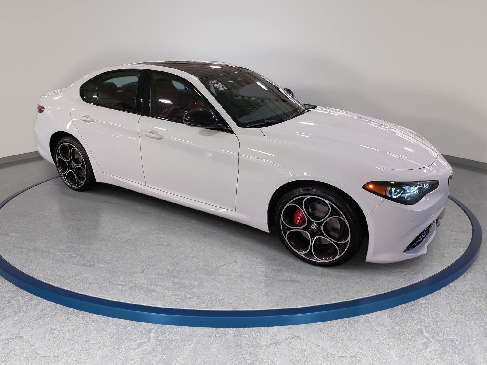 New 2025 Alfa Romeo Giulia AWD w/ Veloce Package AWD image 3