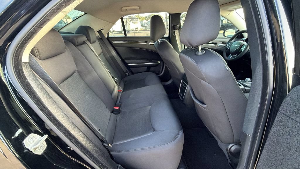 Used 2023 Chrysler 300 Touring w/ Sport Appearance Package RWD image 29
