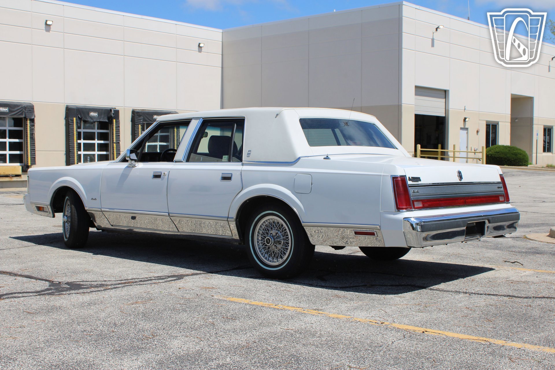 Used 1988 Lincoln Town Car Signature RWD image 8