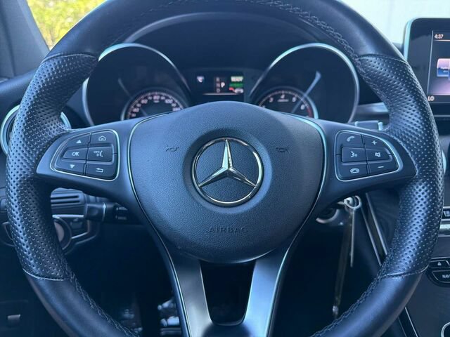 Used 2019 Mercedes-Benz GLC 350e 4MATIC image 27