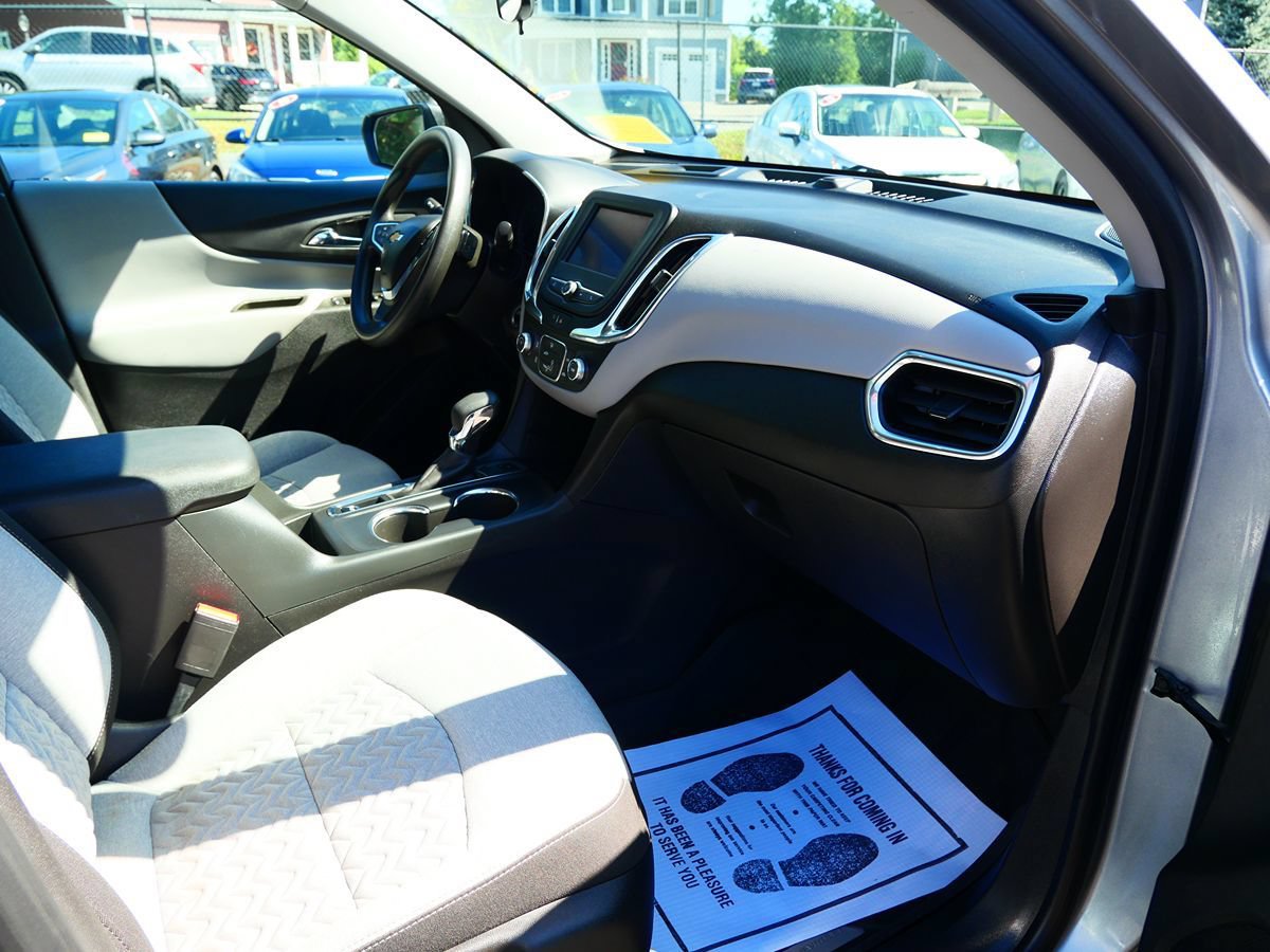 Used 2023 Chevrolet Equinox LS w/ LPO, Floor Liner Package AWD/4WD image 16