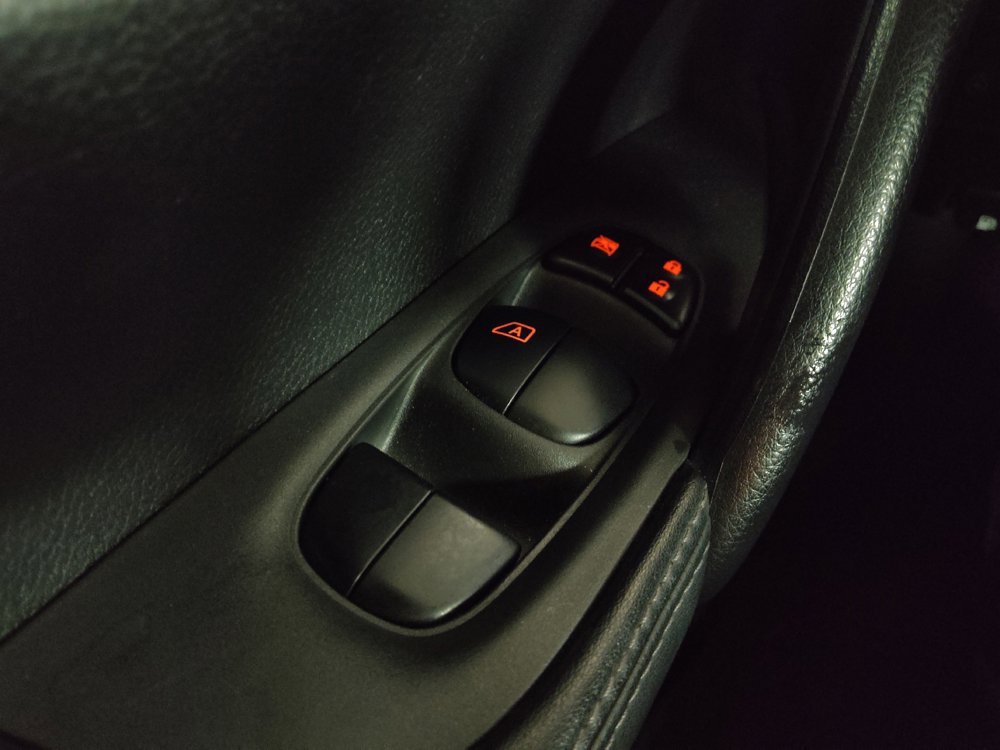 Used 2021 Nissan Rogue Sport SV FWD image 27