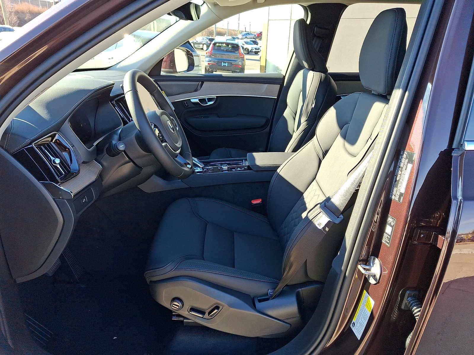 New 2026 Volvo XC90 B5 Plus w/ Protection Package Premier AWD/4WD image 12