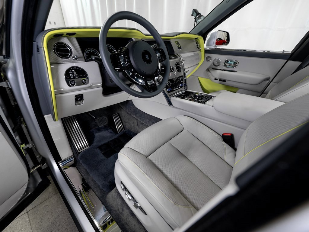Used 2024 Rolls-Royce Cullinan image 19
