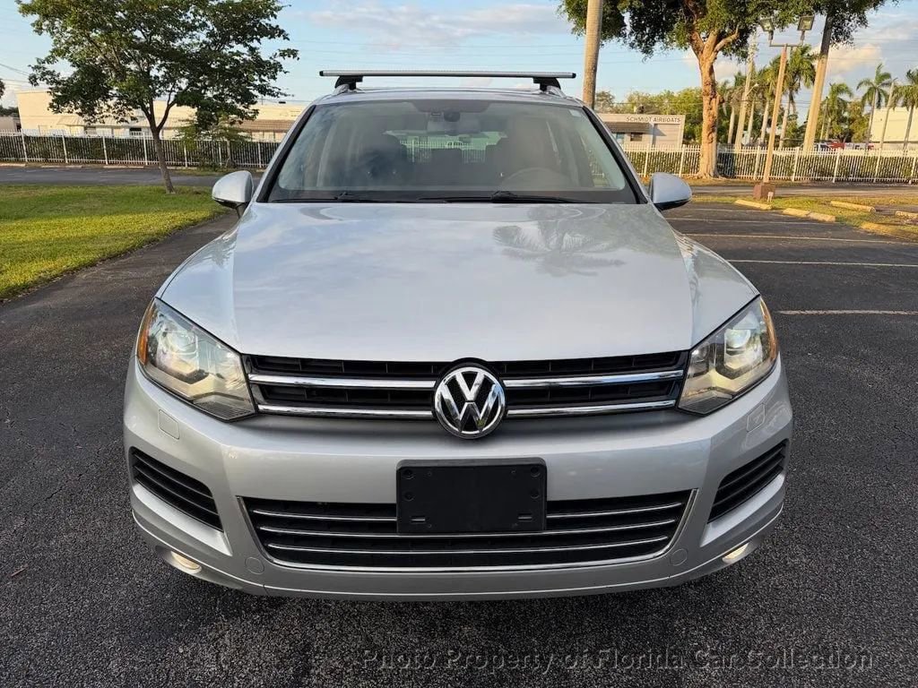 Used 2011 Volkswagen Touareg TDI image 5