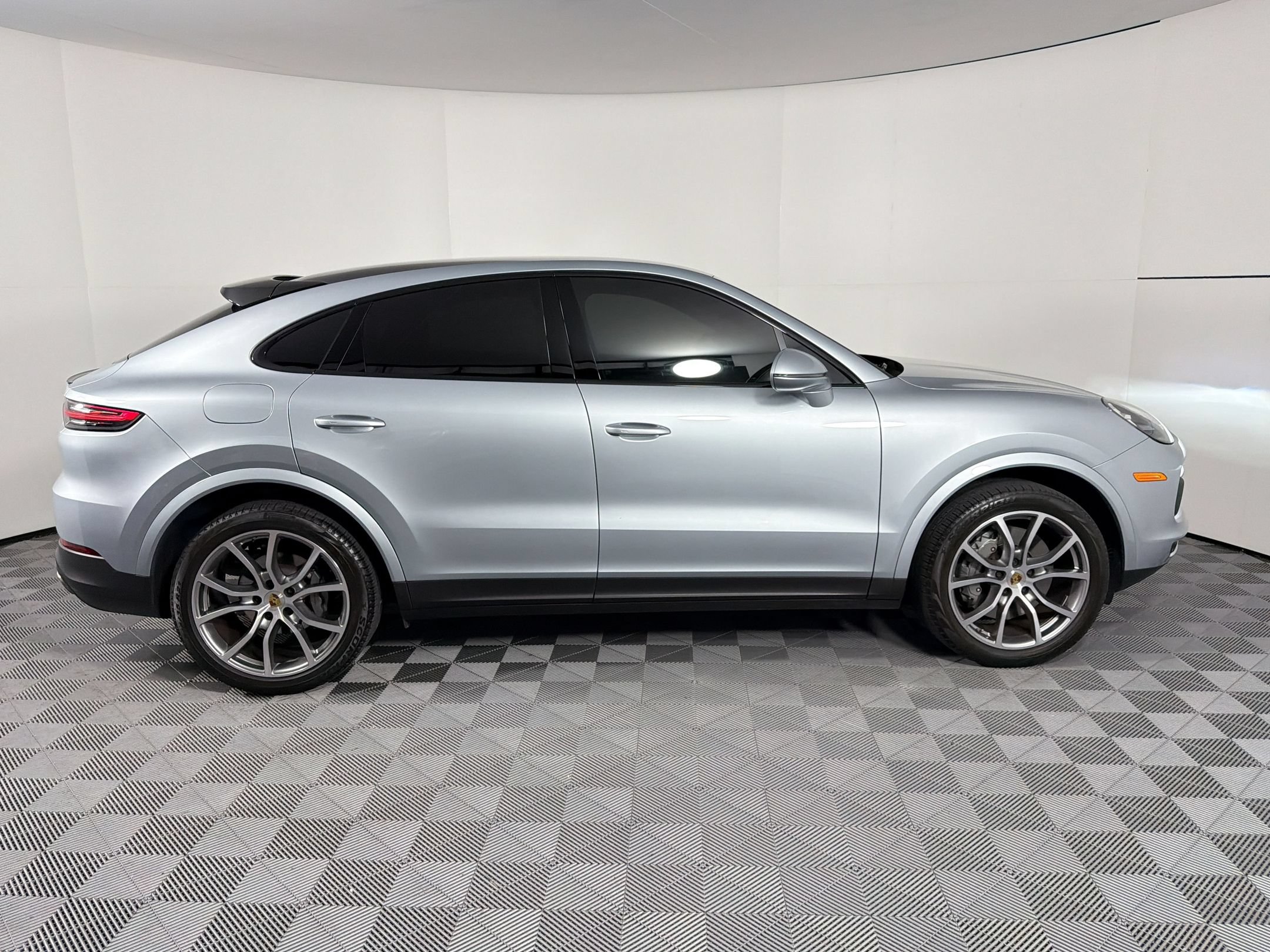 Certified 2023 Porsche Cayenne Coupe AWD/4WD image 8