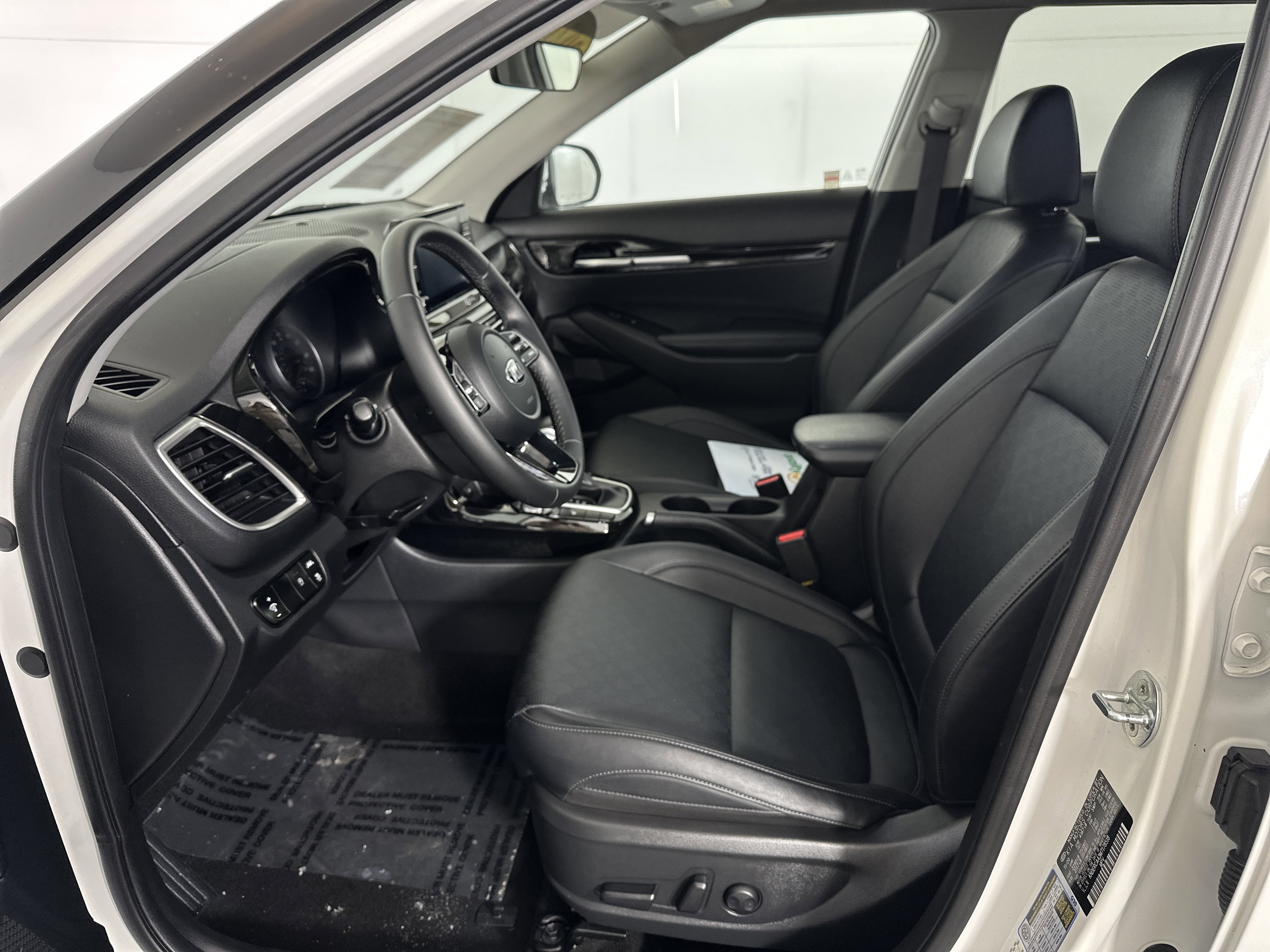 Certified 2021 Kia Seltos EX image 6