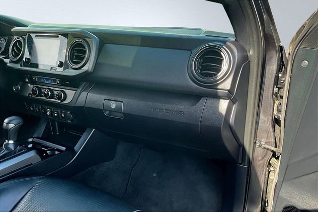 Used 2018 Toyota Tacoma TRD Sport w/ TRD Premium Sport Package image 25