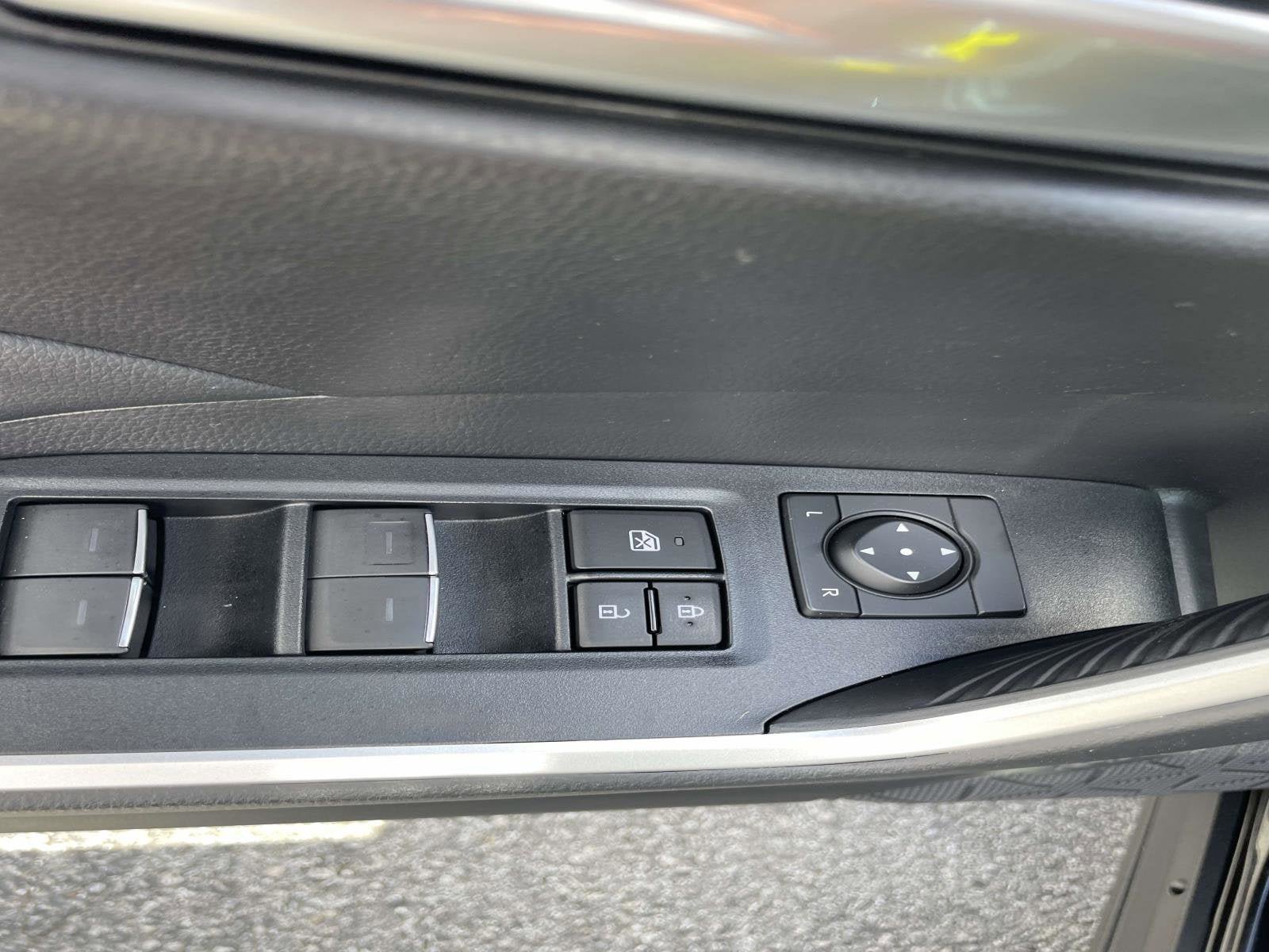 Used 2023 Toyota RAV4 AWD Hybrid image 18