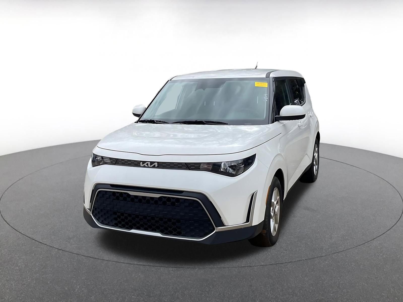 Used 2025 Kia Soul LX w/ LX Technology Package image 7