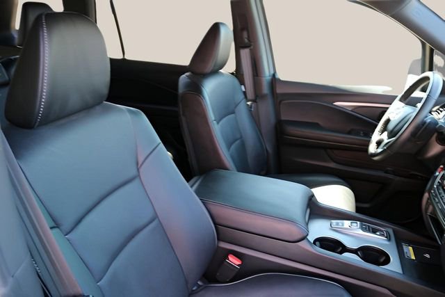 Used 2025 Honda Passport EX-L image 19