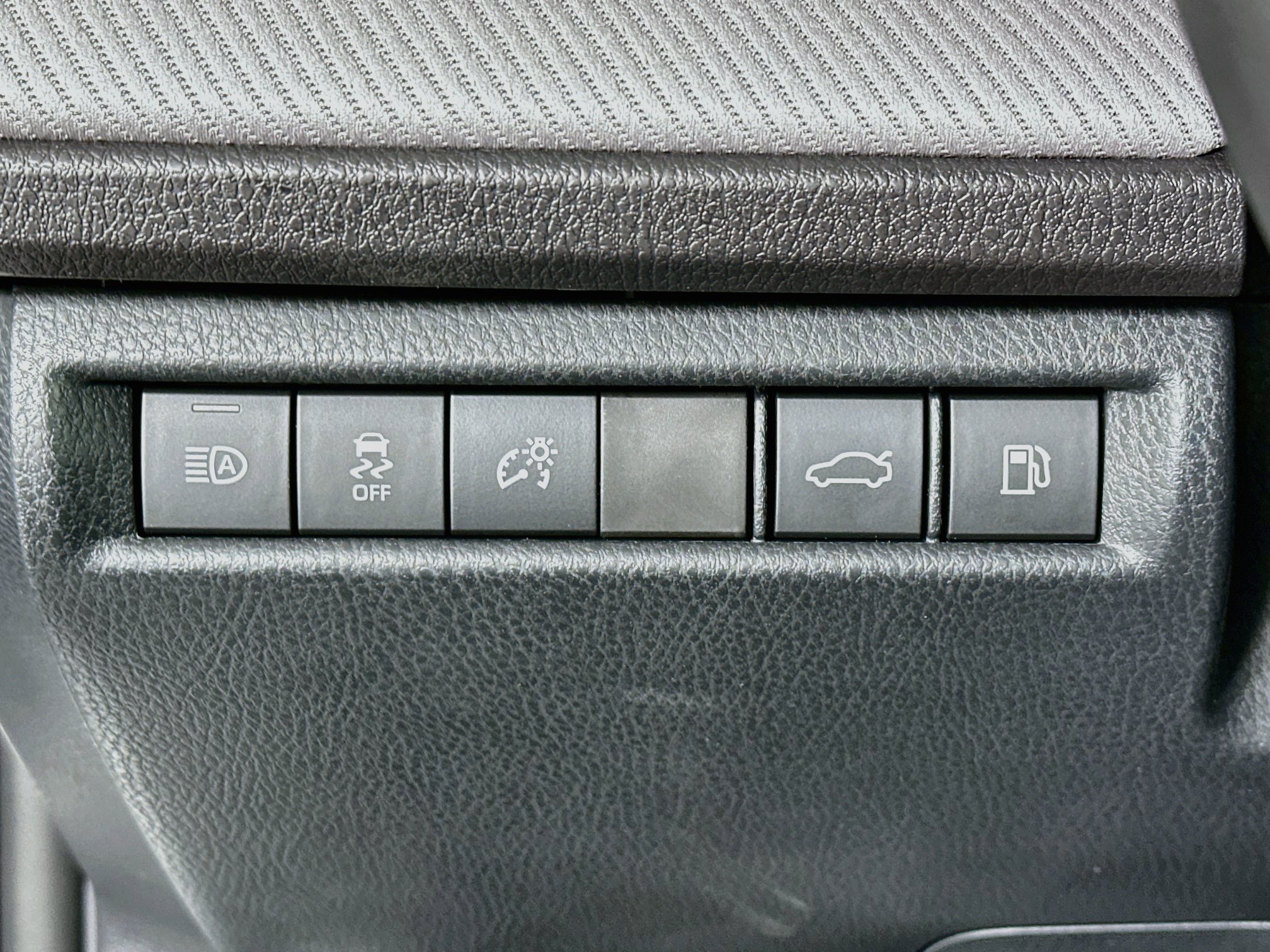 Used 2026 Toyota Camry SE w/ Convenience Package FWD image 17