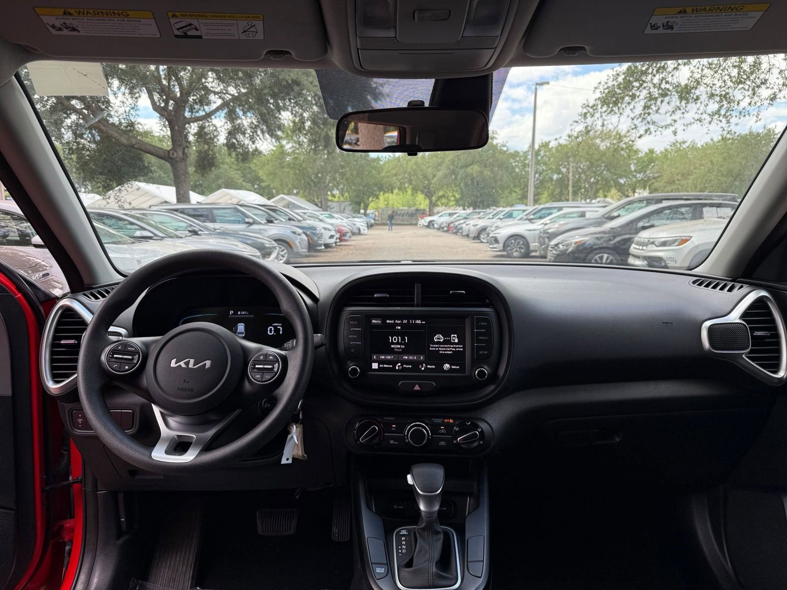 Used 2025 Kia Soul LX w/ LX Technology Package FWD image 40