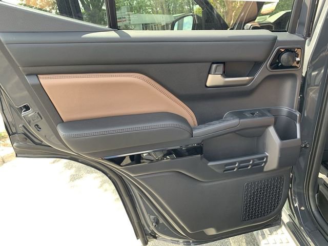 Used 2025 Toyota 4Runner Limited image 15