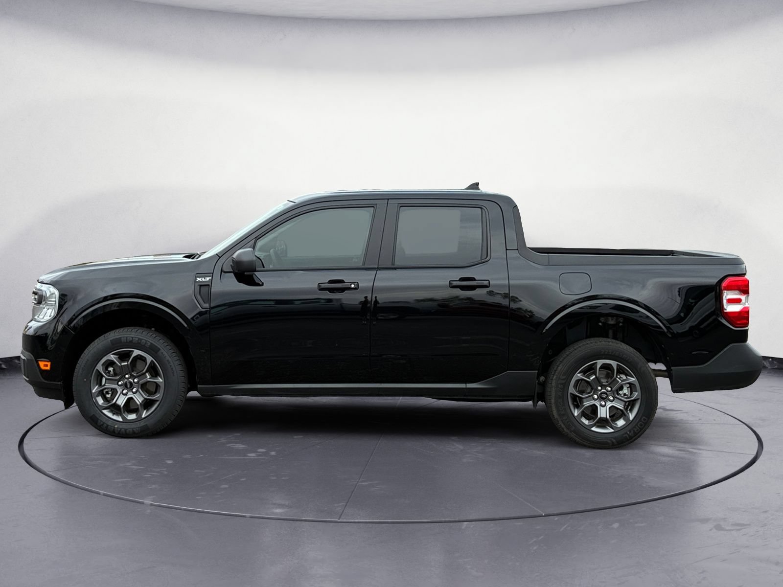 Used 2024 Ford Maverick XLT FWD image 3