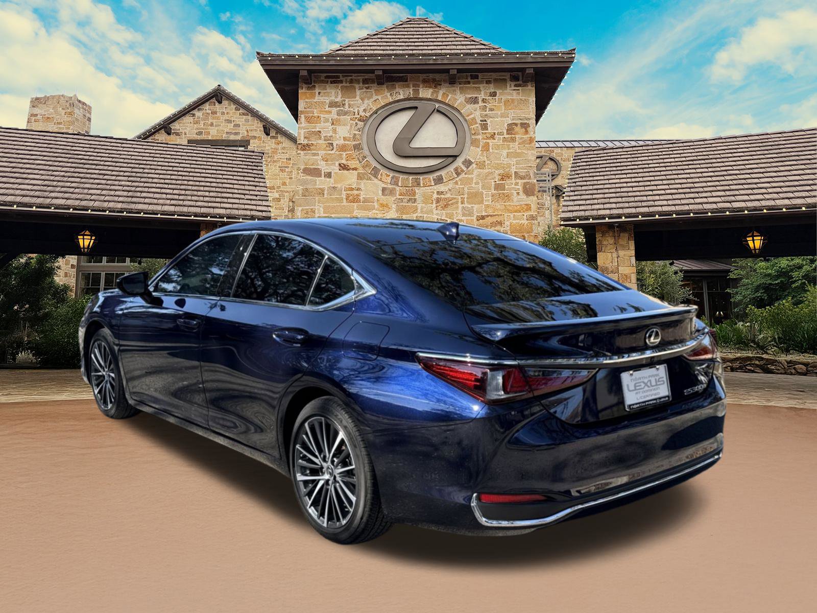 Used 2025 Lexus ES 300h image 3
