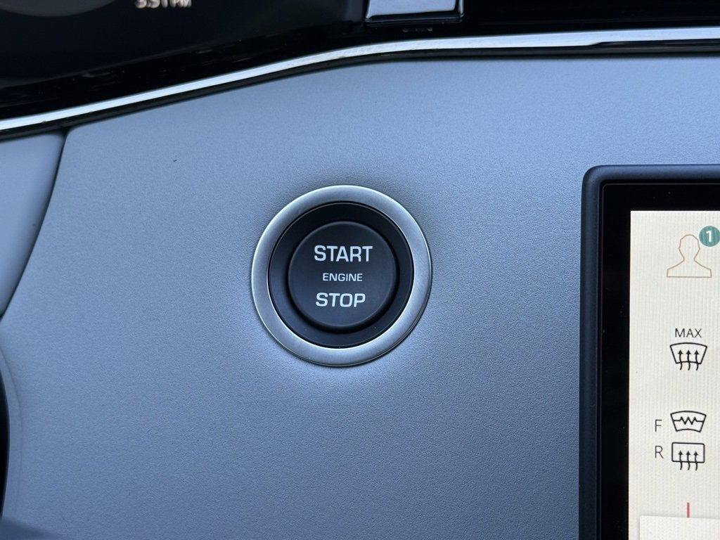 Certified 2026 Land Rover Range Rover Evoque Dynamic SE image 27