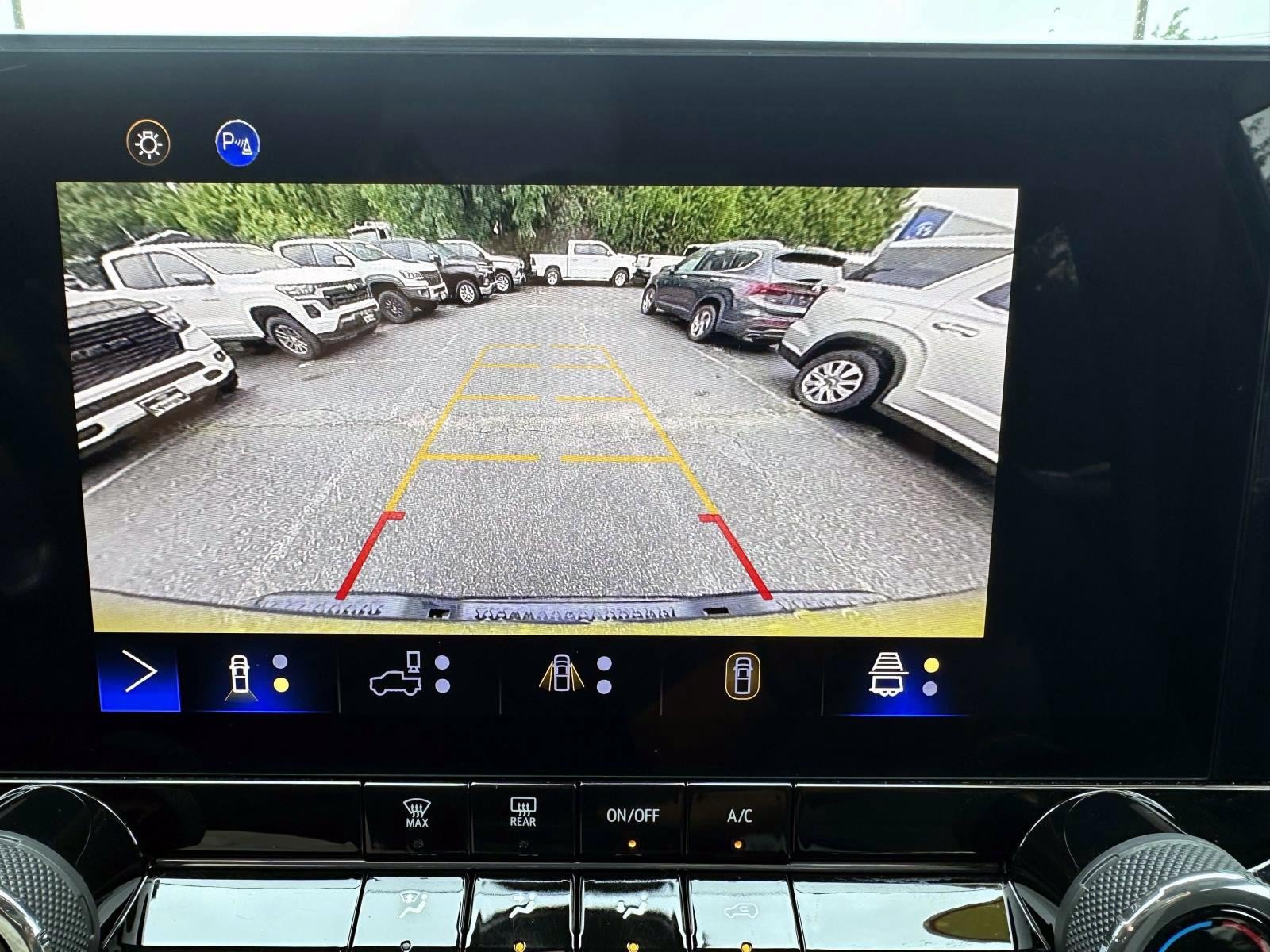 Used 2023 Chevrolet Colorado Trail Boss w/ Technology Package AWD/4WD image 21