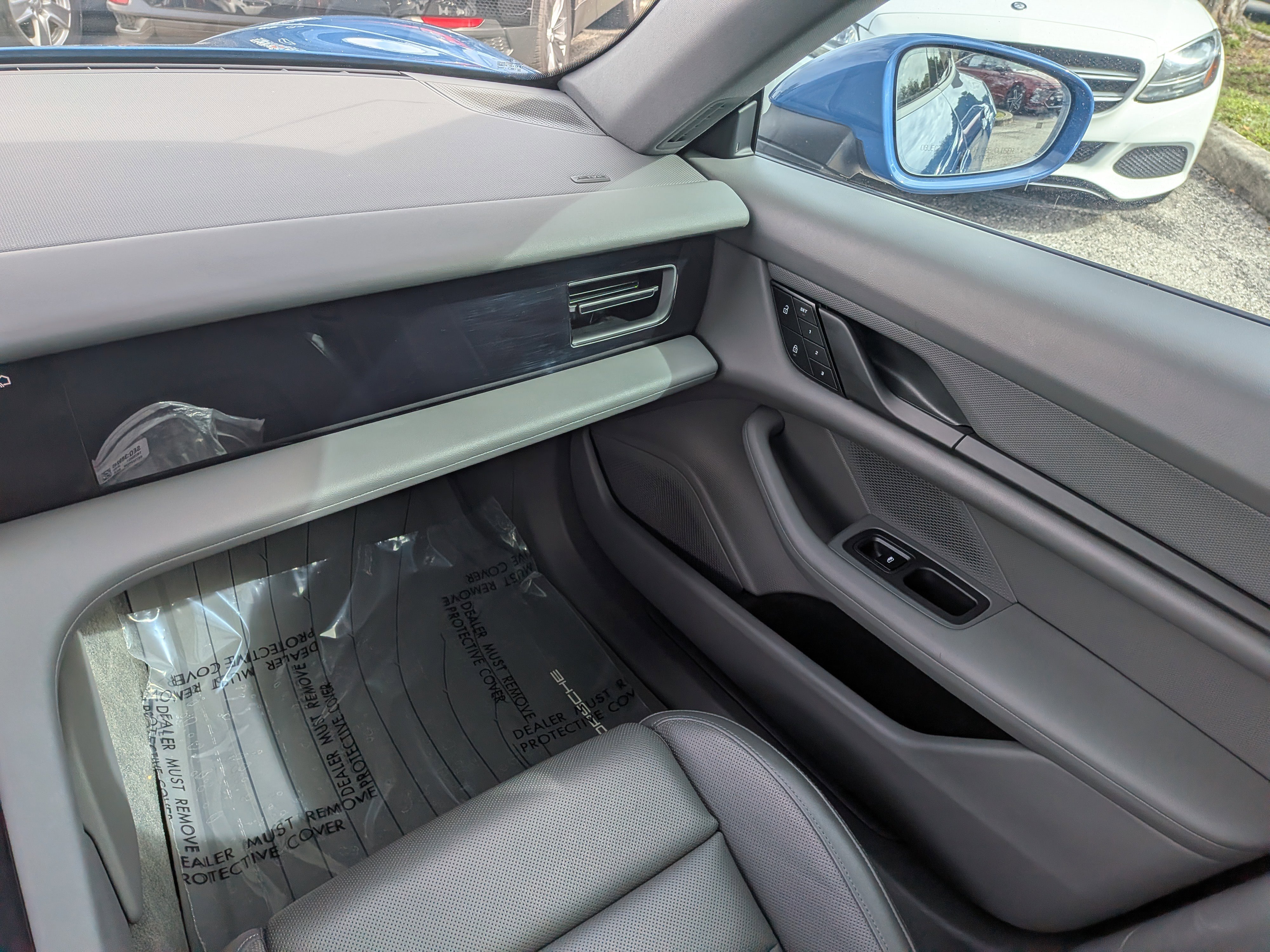 Used 2023 Porsche Taycan image 18