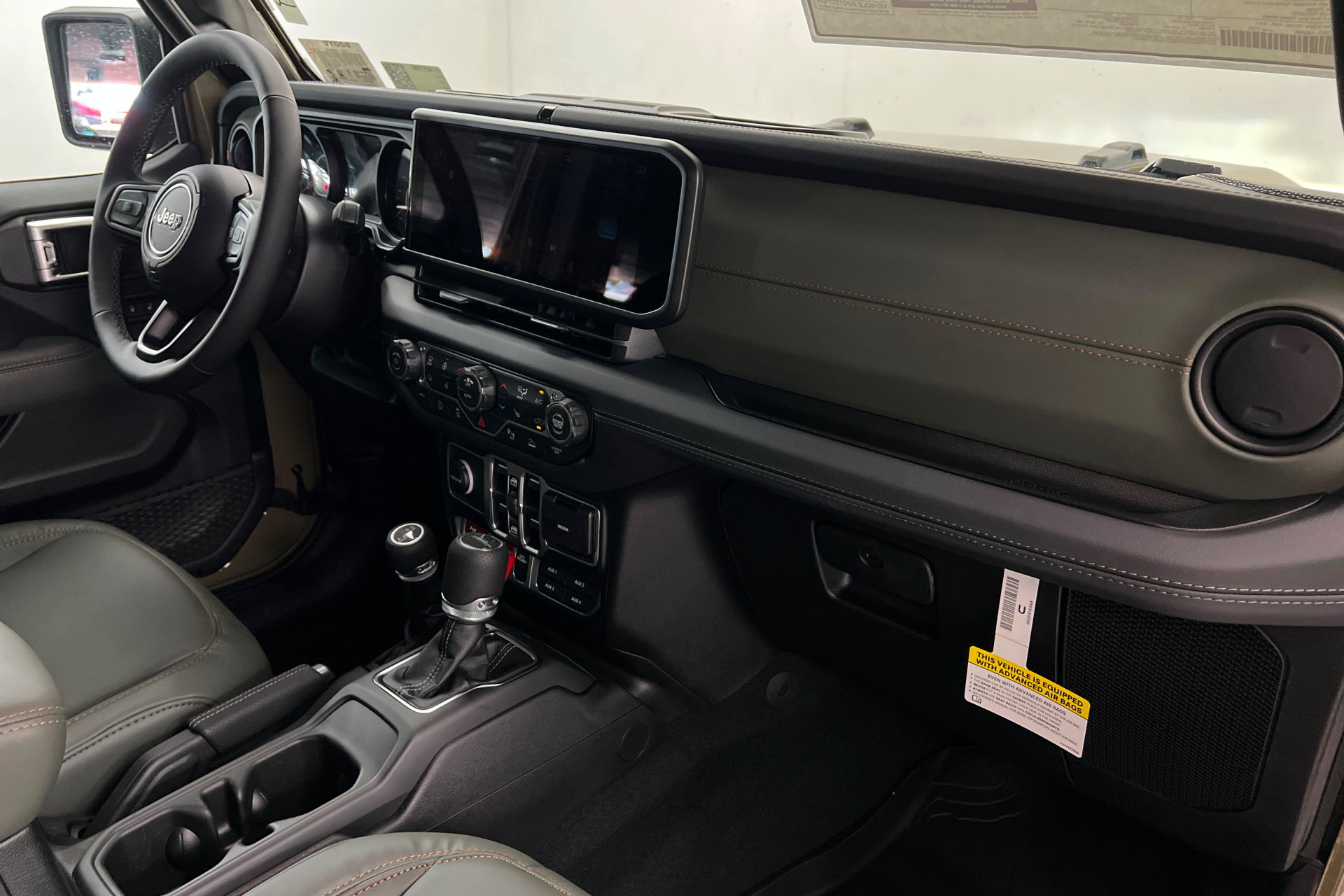 New 2026 Jeep Gladiator Mojave w/ Safety Group AWD/4WD image 21