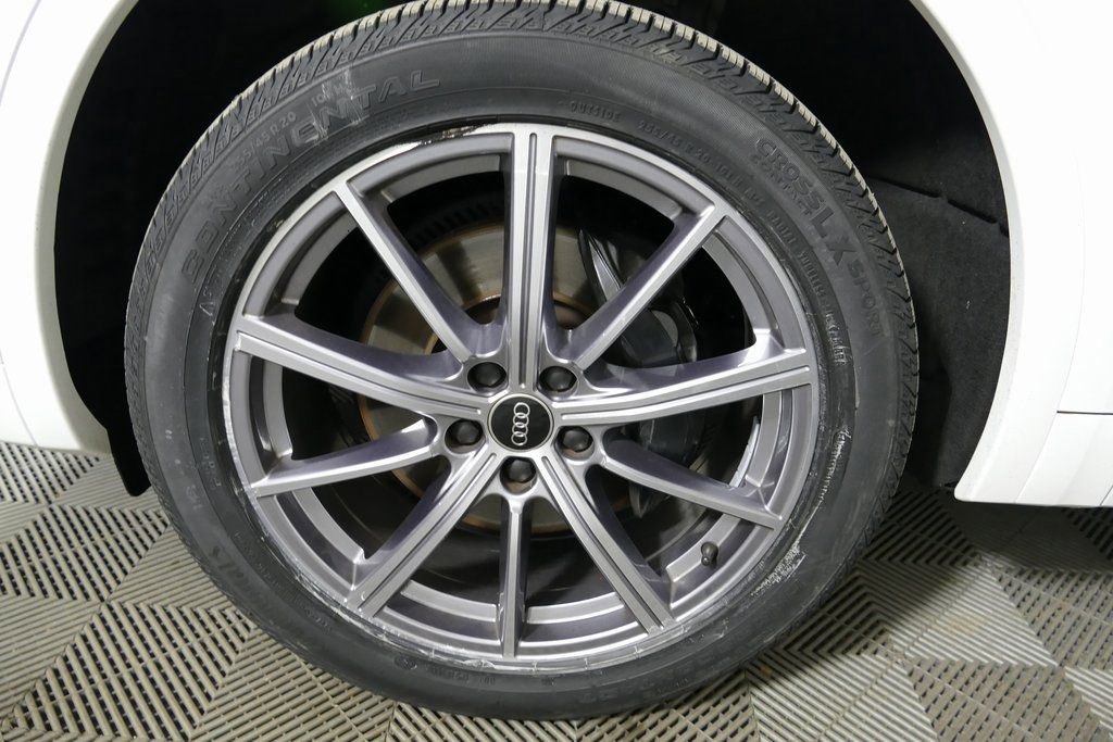 Used 2023 Audi SQ5 Premium w/ Convenience Package image 9