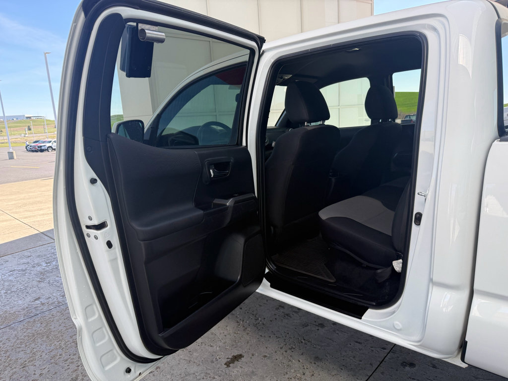 Used 2023 Toyota Tacoma TRD Off-Road image 16