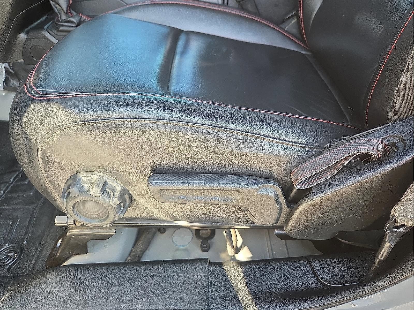 Used 2018 Jeep Wrangler Unlimited Rubicon w/ Dual Top Group image 12