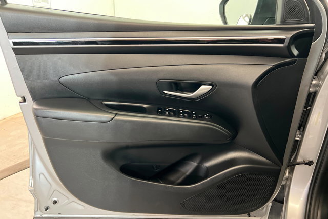 Used 2022 Hyundai Tucson SE w/ Cargo Package image 14