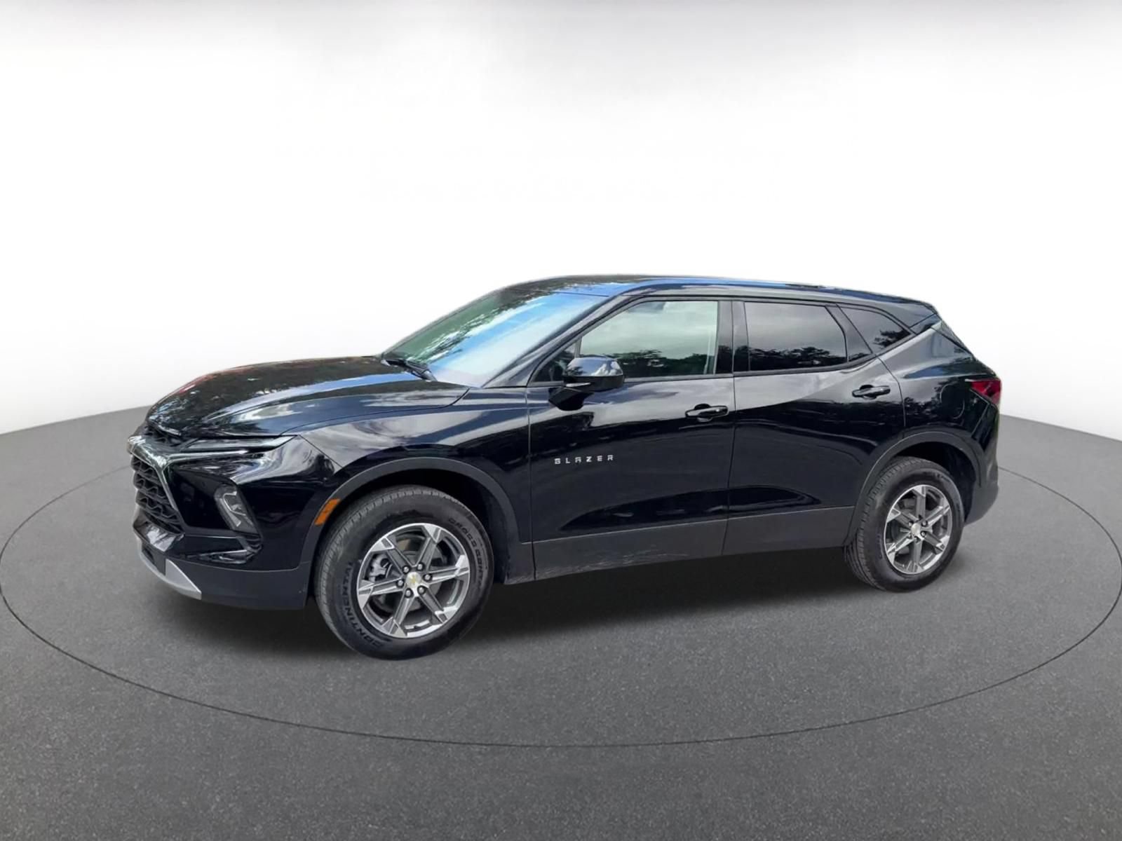 Used 2026 Chevrolet Blazer LT FWD image 7