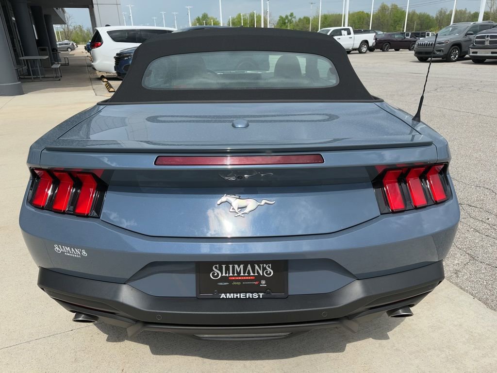 Used 2025 Ford Mustang Premium RWD image 6
