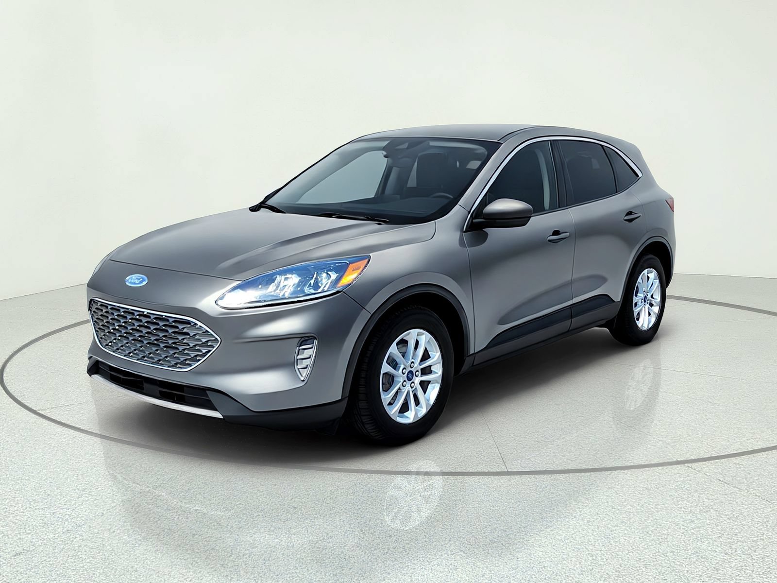 Used 2022 Ford Escape SE w/ Convenience Package FWD image 2