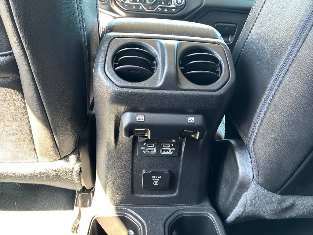 Used 2022 Jeep Gladiator Overland AWD/4WD image 16