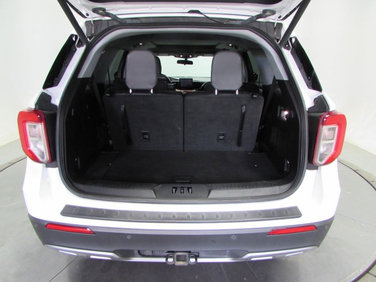 Used 2020 Ford Explorer XLT w/ Equipment Group 202A AWD/4WD image 11