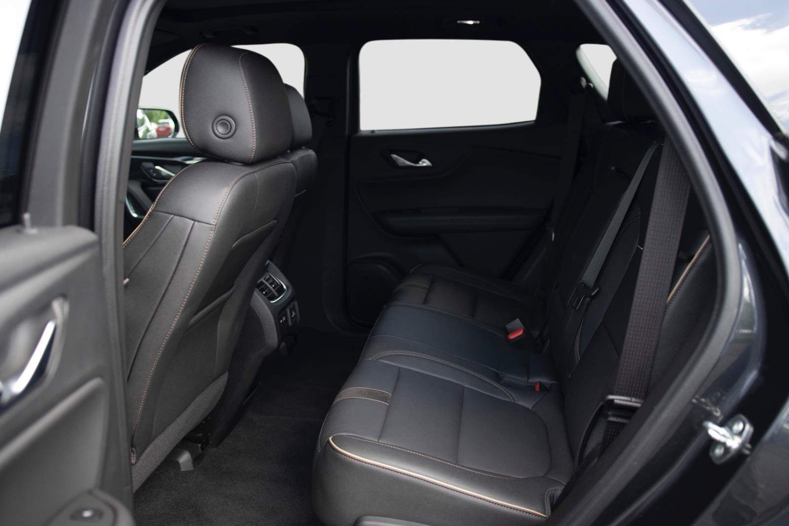 Used 2022 Chevrolet Blazer Premier w/ Enhanced Convenience Package AWD/4WD image 14